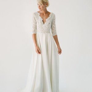 Truvelle Alannah Wedding Gown Size 12 NEW